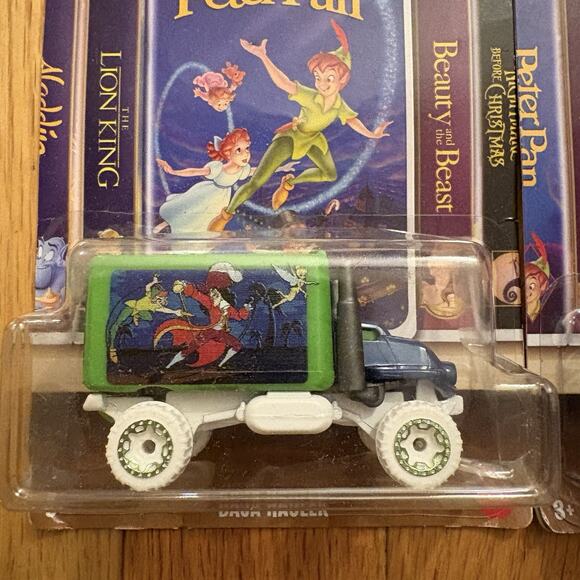 Hot Wheels Disney Classics - ALADDIN Boom Box | PETER PAN Baja Hauler - Picture 4 of 8